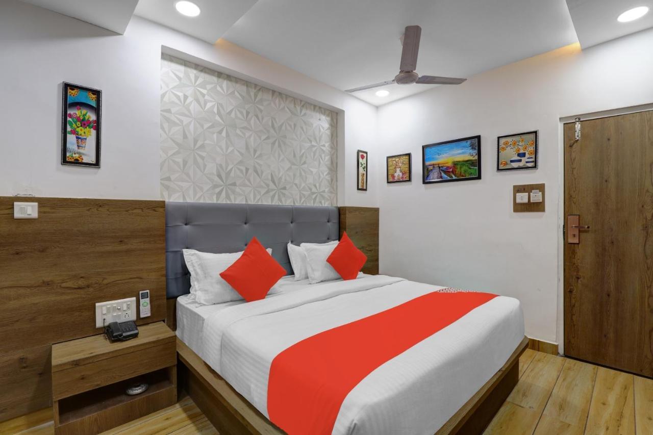 Hotel O R S Palace Ahmedabad Exterior photo